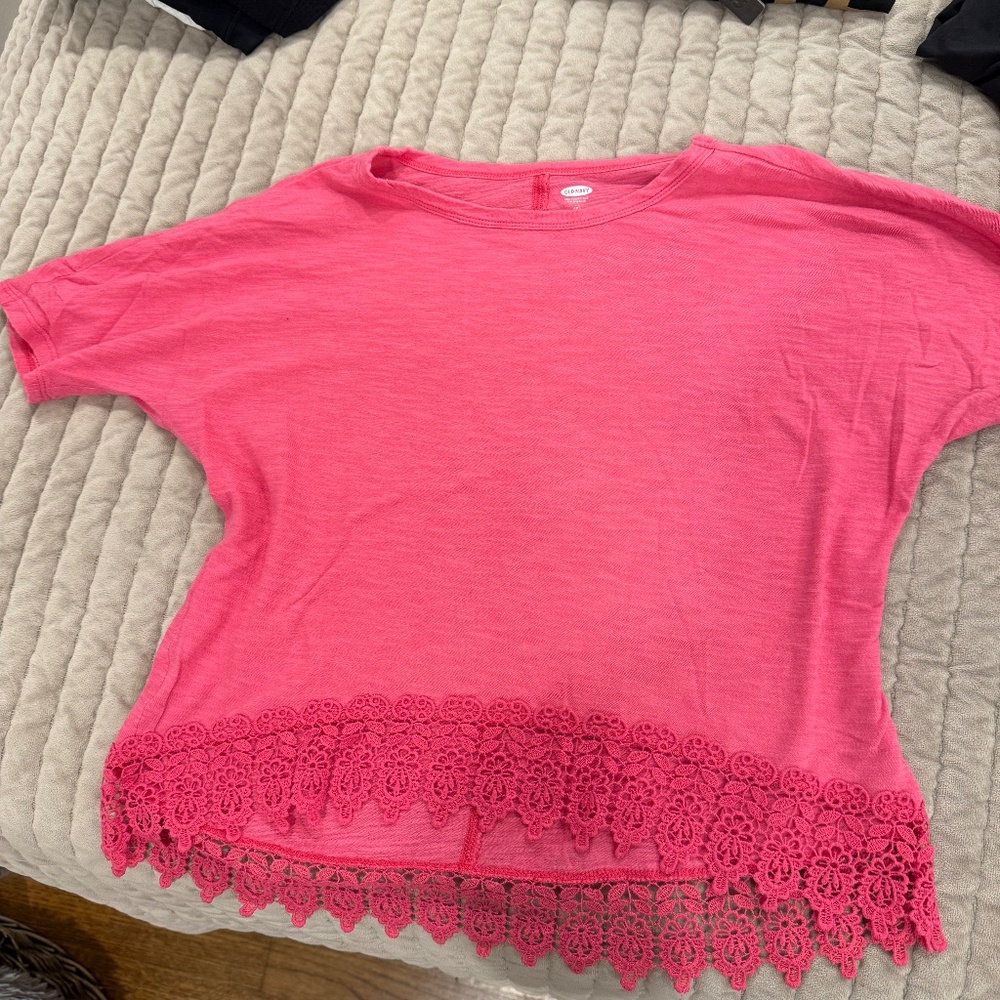 Pink lace trim short sleeve top #preppy Worn only once